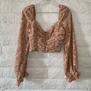 WINDSOR Floral long sleeve crop blouse 💕